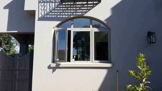Curved Window With 2 Side Hung & Fix
